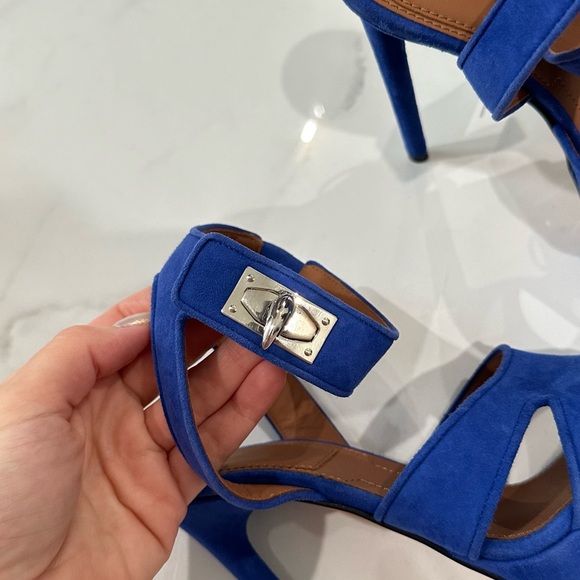 GIVENCHY
Electric Blue Suede Platform Ankle Wrap Shark Lock Sandals Size 8 - Picture 5 of 16